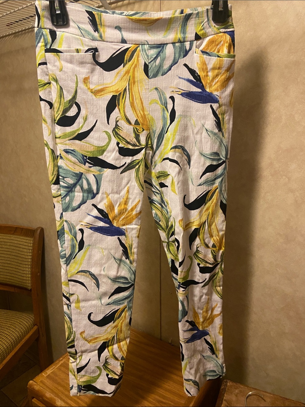 Chico's White Linen-Blend Ankle Pants with Yellow & Blue Floral Print